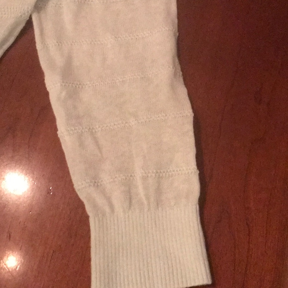 Light Weight sweater - Picture 3 of 5